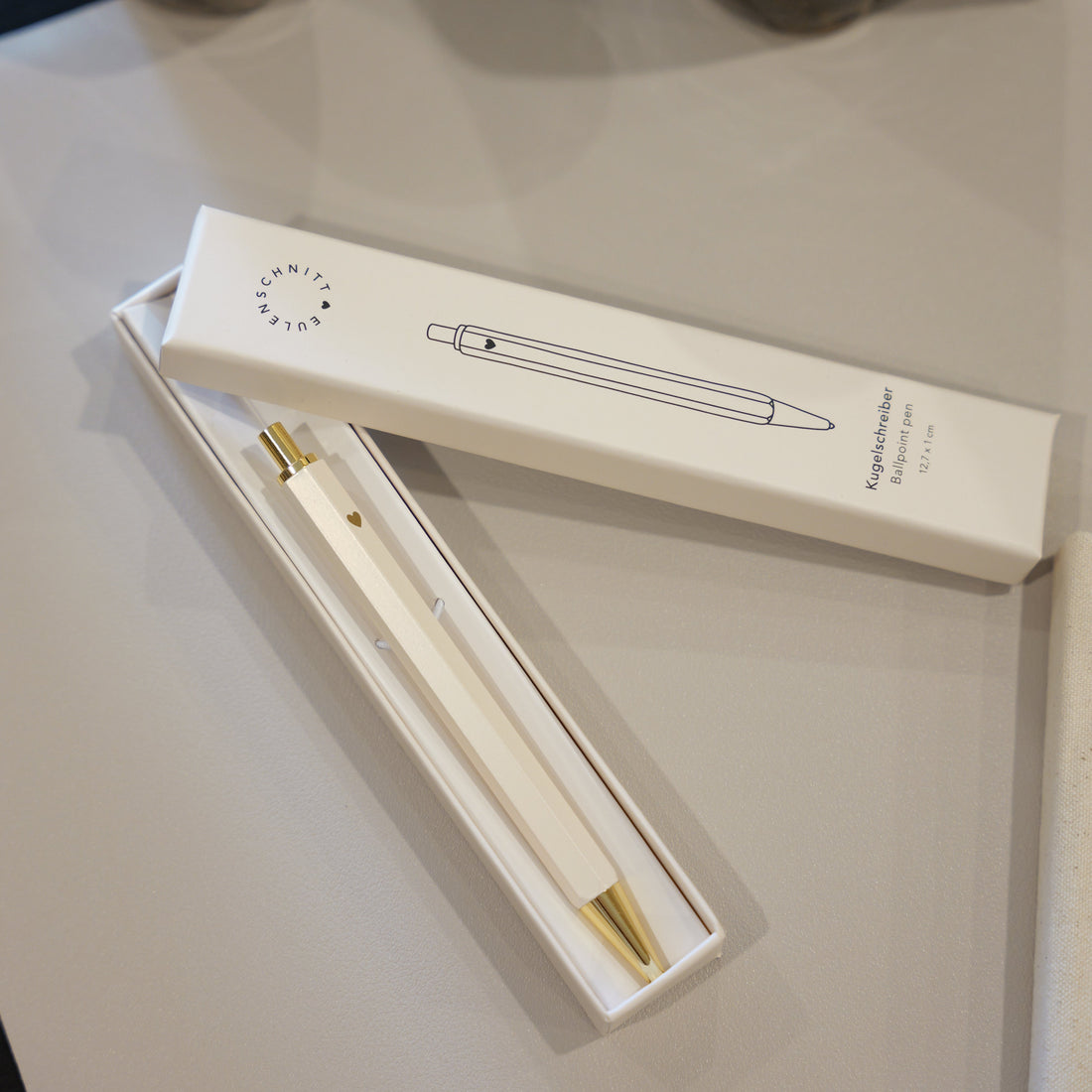 Stylo à bille crème 🖊️